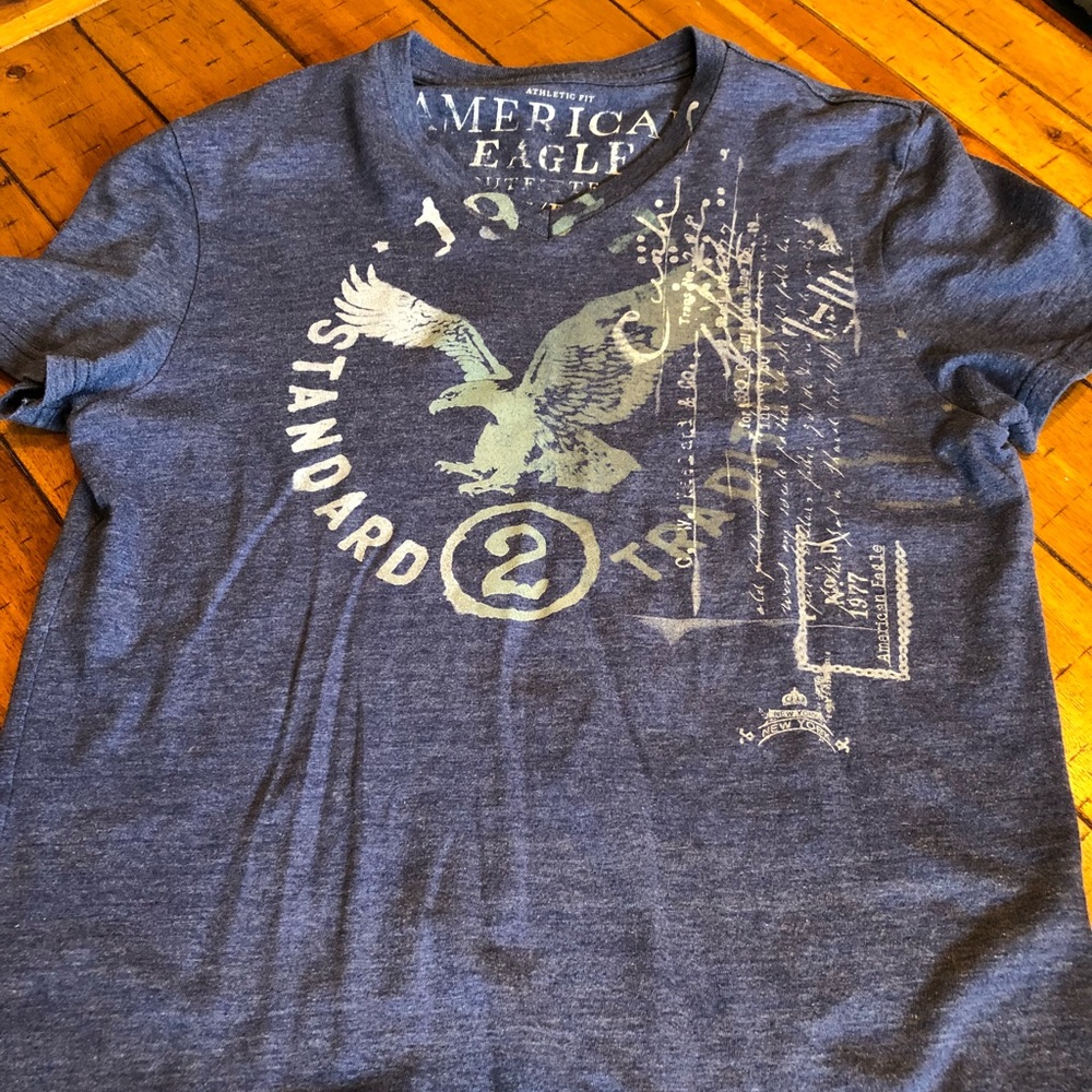 American Eagle V-neck T-shirt!